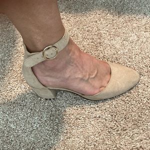 Nine West Light Pink Heels/Pumps Size 8